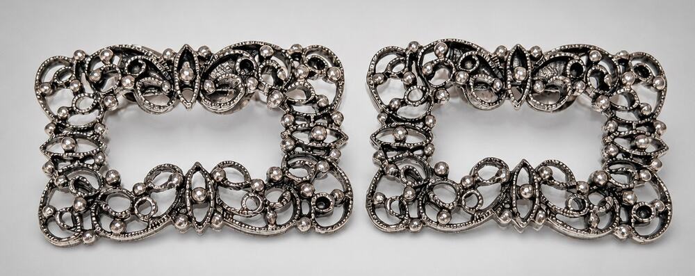 Vintage Musi Shoe Clips 1" x 1.5" Antqued Siver-tone Shoe Ornament Designer acc-